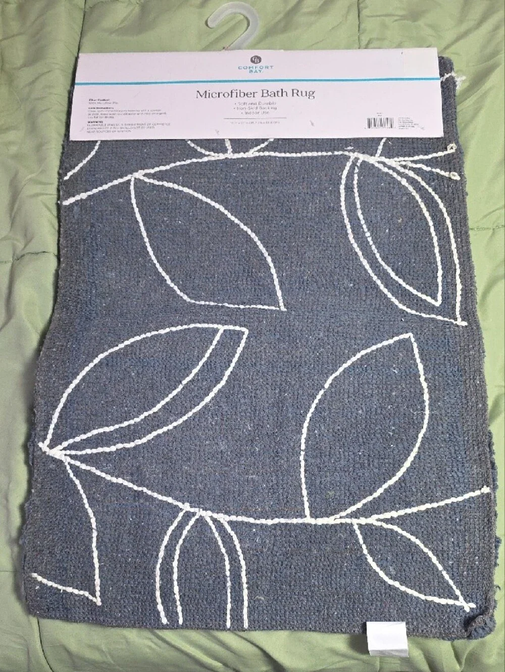 Comfort Bay Navy and White Microfiber Bath Rug with Leaf Pattern
